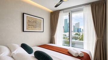 3 bedrooms, in-room safe, desk, iron/ironing board