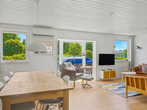 "Aderice" - 80m from the sea by Interhome