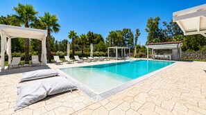 A heated pool - Villa Rudiae by Symphonya Rentals (Lequile)