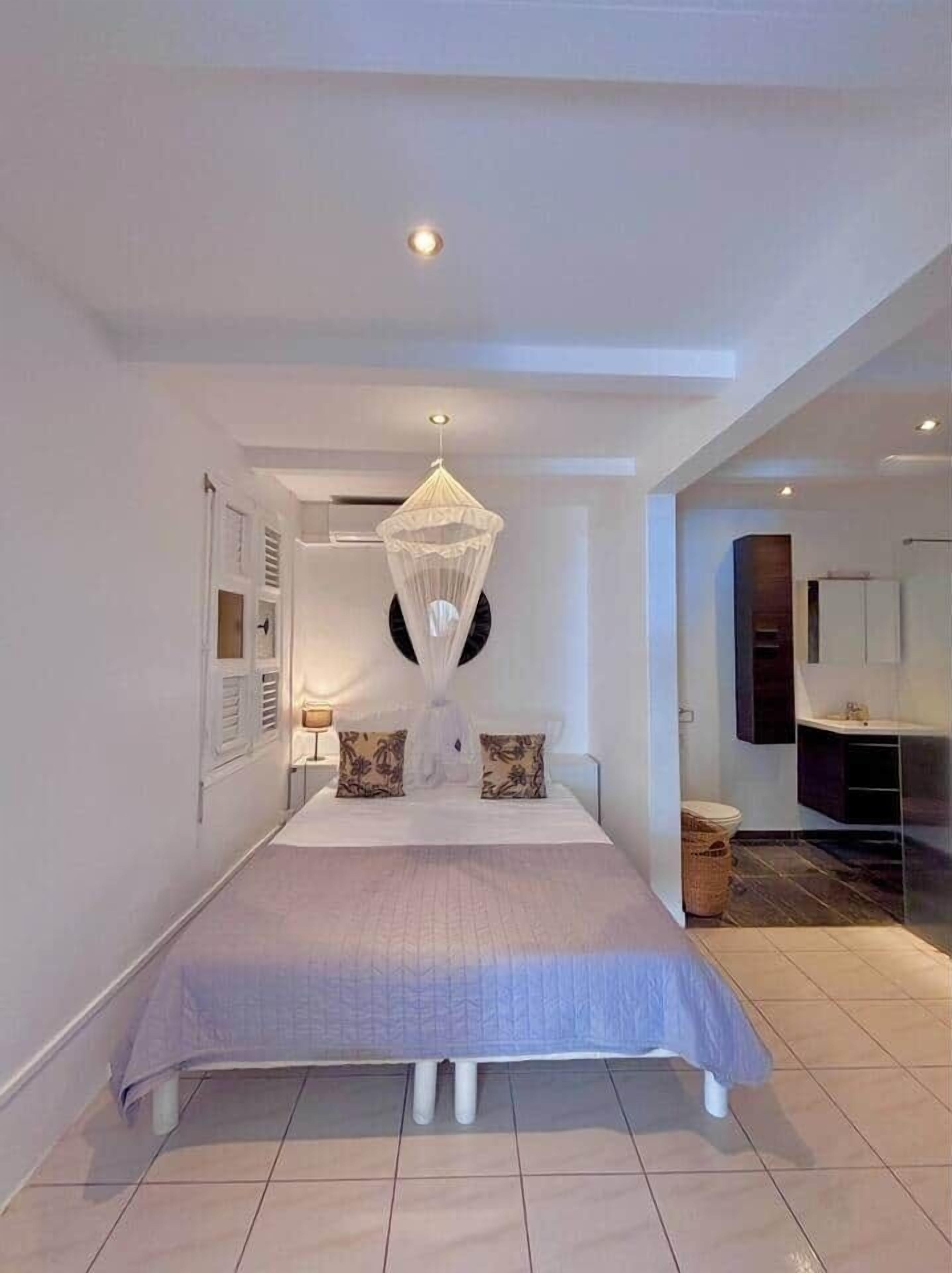 4 dormitorios, tabla de planchar con plancha, wifi y ropa de cama