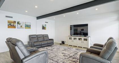 3-bedroom River Front house in welcoming Bullhead City with AC comfort