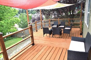 Terrace/patio - 3-bedroom house in wonderful Federal Way with AC for relaxing stays (Federal Way)