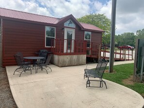 Cabaña Deluxe, vista al lago | Restaurante al aire libre
