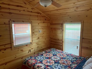 Deluxe Cabin, Lake View | Free WiFi