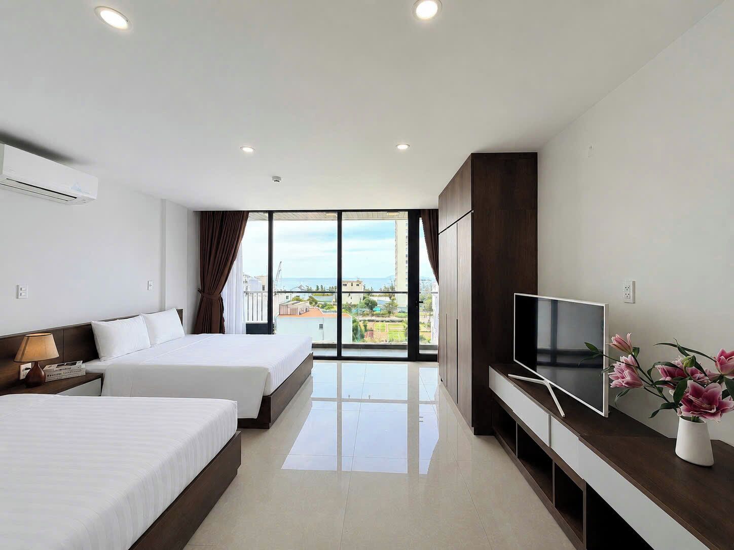 Kamar Double Keluarga | Tirai kedap cahaya dan Wi-Fi gratis