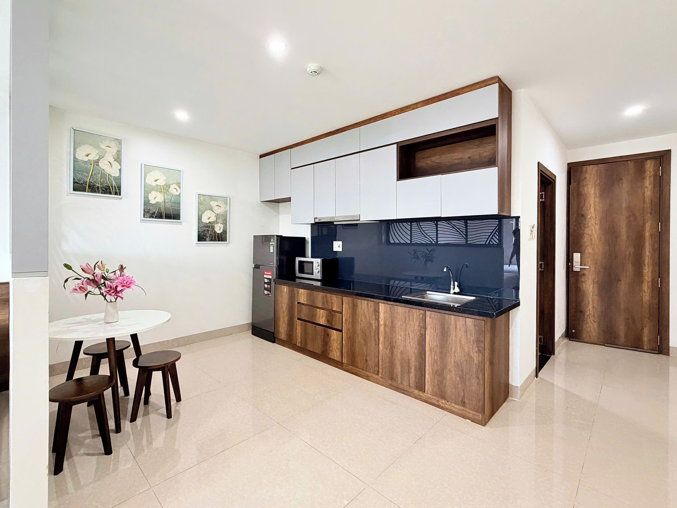 Kamar Keluarga | Dapur pribadi | Lemari es, microwave, mesin pembuat kopi/teh, dan ketel listrik