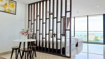 Kamar Double Keluarga | Tirai kedap cahaya dan Wi-Fi gratis