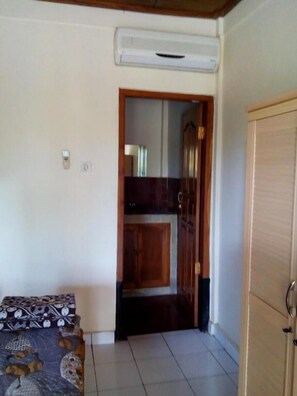 Economy Double Room, Balcony | Interior - Hotel Dupa (Buleleng)