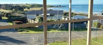Ocean View on Semple, Your Coastal Haven Retreat. Relax in seaside charm!