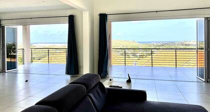 Hilltop Villa Private Pool & Panoramic Ocean Views
