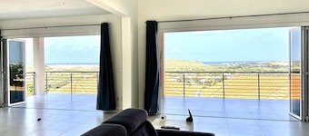 Hilltop Villa Private Pool & Panoramic Ocean Views