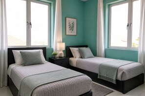 4 Schlafzimmer, Bügeleisen/Bügelbrett, kostenloses WLAN