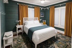 3 habitaciones, tabla de planchar con plancha y cuna de viaje