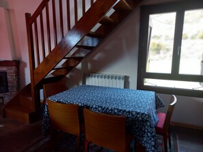 Dining - Short-term apartment rental in Panticosa (AR)