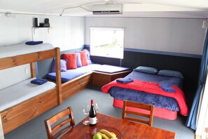 WiFi - Self-Contained Cabin in a Prime Waterfront Location on Lake Rotoiti (Okere Falls)