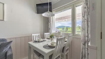 Comfort Apartment, Mountain View, Slope side | Dining