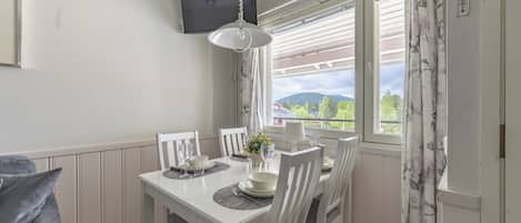 Comfort Apartment, Mountain View, Slope side | Dining