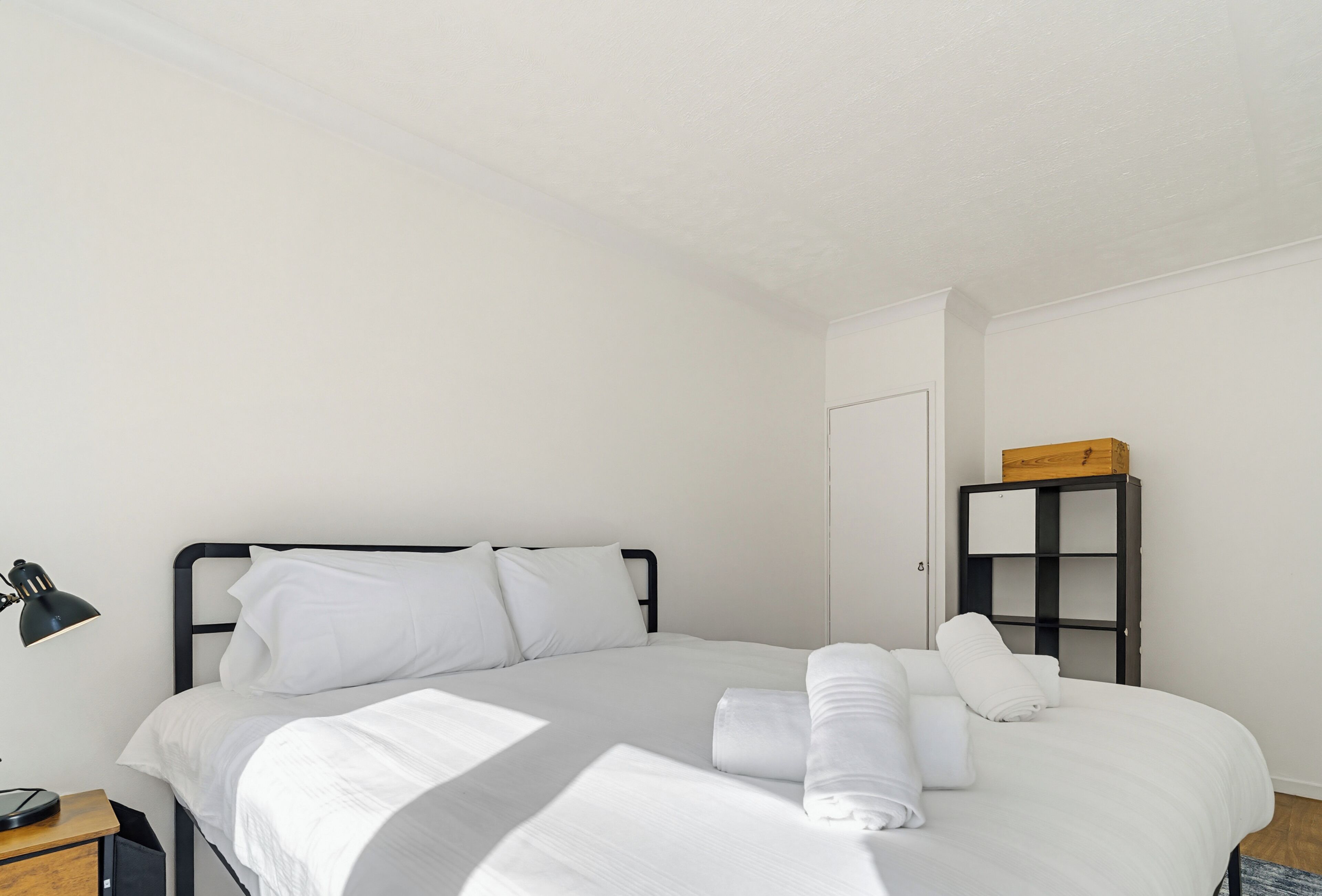 2 dormitorios, tabla de planchar con plancha, wifi y ropa de cama