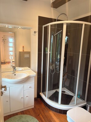 Bathroom - Vrbo Property (Fürstenberg/Havel)