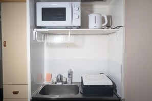 Private kitchen - Kaku Studio Apartment Ikebukuro 102 (Tokyo)