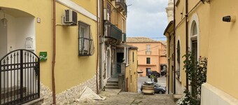 Charming 2-bedroom apartment with AC in Vibo Valentia