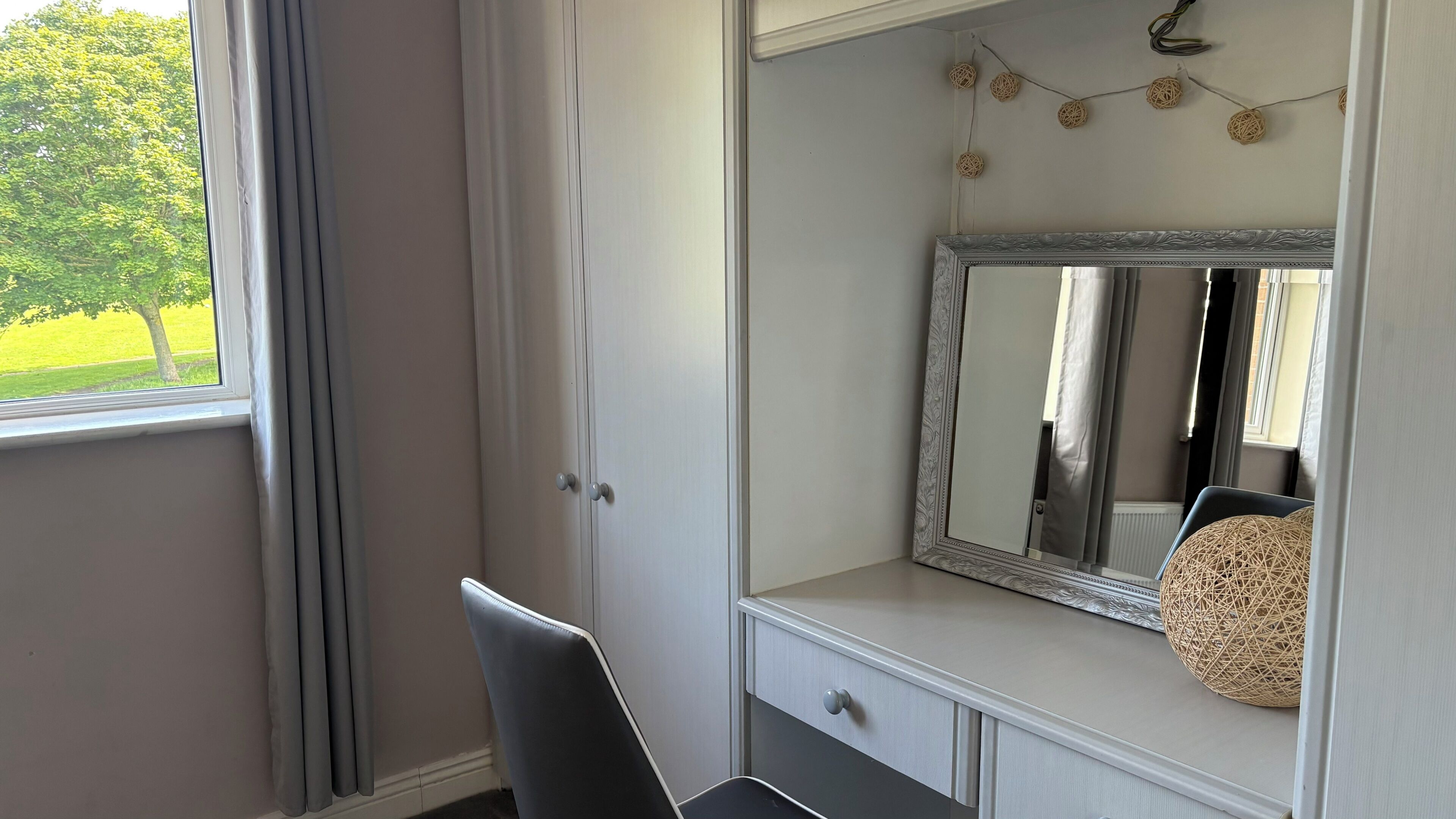 Deluxe kamer, uitzicht op tuin | Interieur