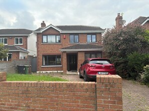 Exterior - 13 Belmont Lawn (Dublin)