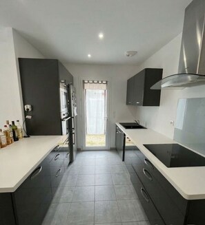 Private kitchen - Vrbo Property (Carcès)