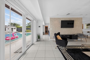 Interior - Modern 4BR- Stunning Pool- Parking- Backyard- (Miami)