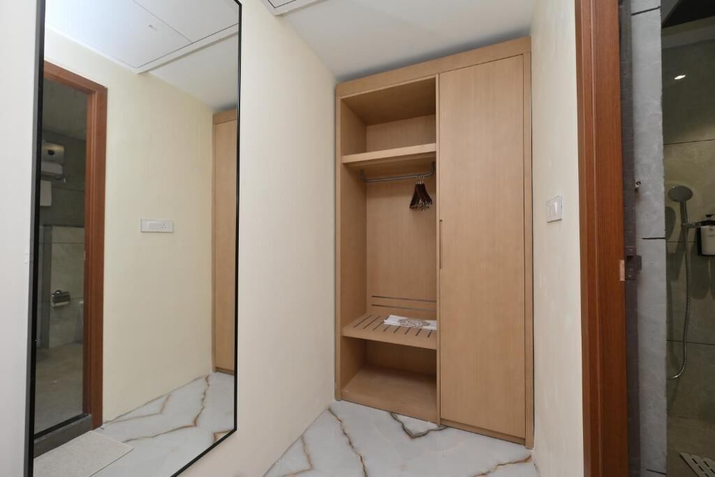 Deluxe Double Room, City View | Bathroom | Free toiletries, hair dryer, slippers, towels