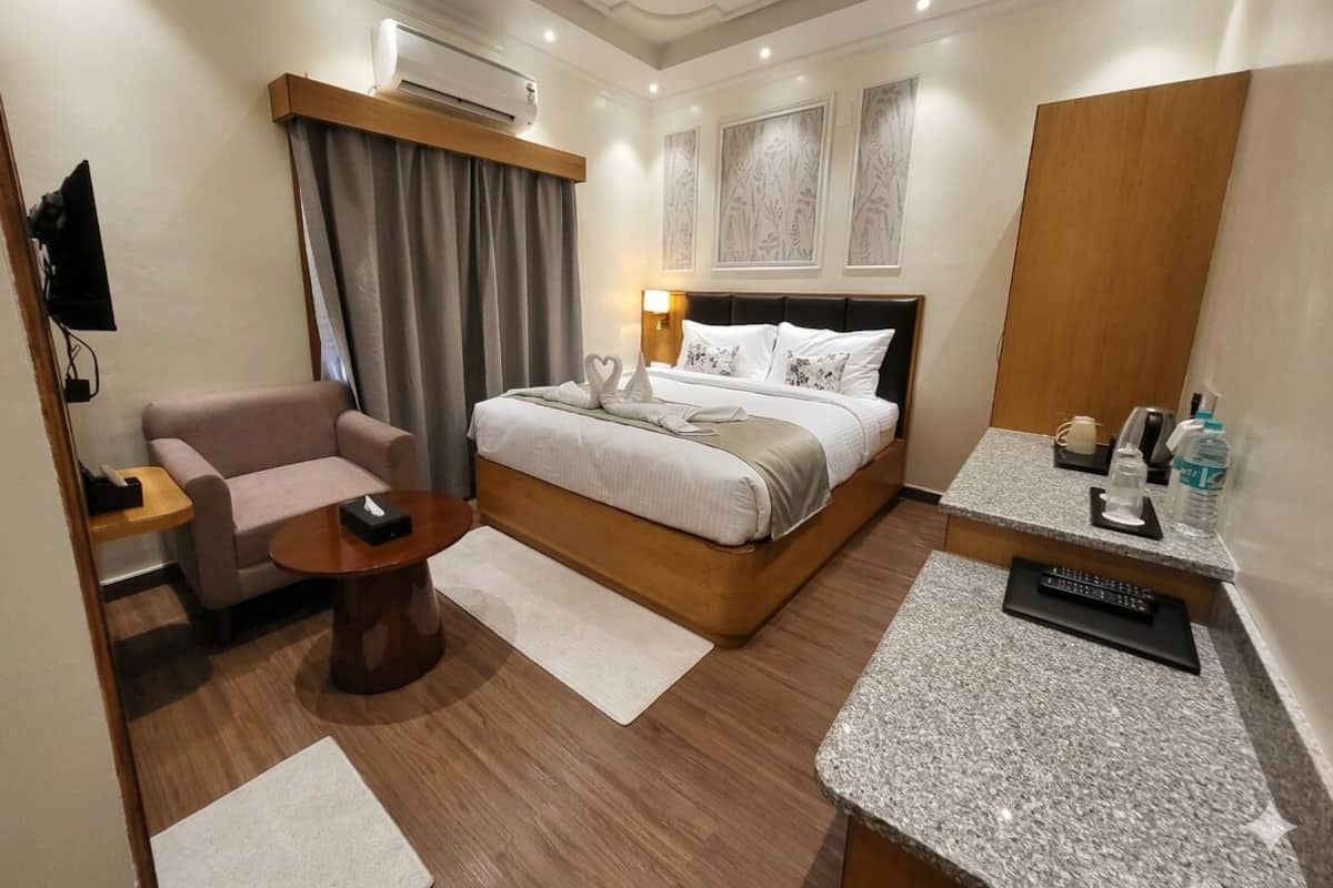 Executive Double Room | Iron/ironing board