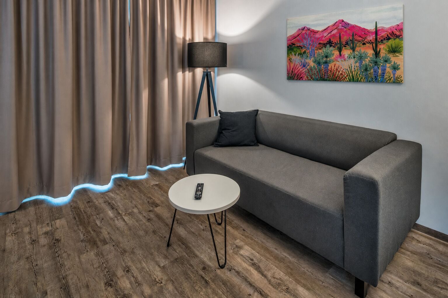 Appartement Supérieur, balcon, vue ville | Coin séjour