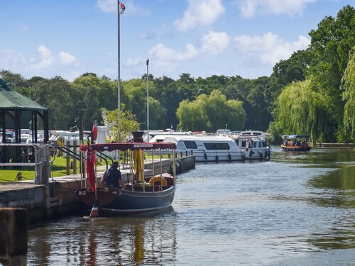 2 bedroom accommodation in Stalham Staithe