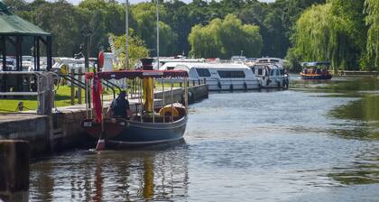2 bedroom accommodation in Stalham Staithe