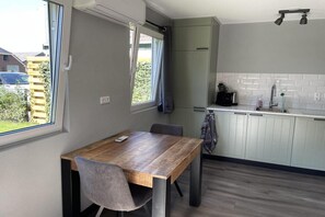 Coffee/tea maker, fridge, microwave, stovetop - Beautiful accommodation in De Kiel (De Kiel)