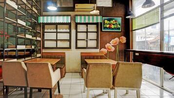House | Dining