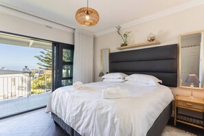Room - Serene 2-Bedroom Apartment with Ocean Views in Melkbosstrand (Melkbosstrand)