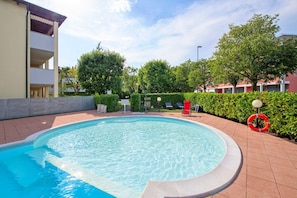 Pool - Apartment 'House Of The Sun' with Shared Pool, Private Terrace and Wi-Fi (Desenzano del Garda)