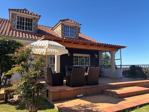 Cumbre Chalet in Sada with a pool and views of Sada