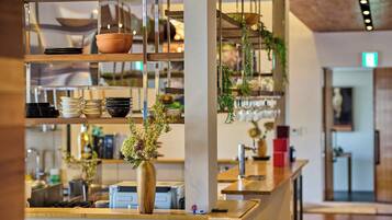 Luxury Villa, Lake View | Bar (on property)