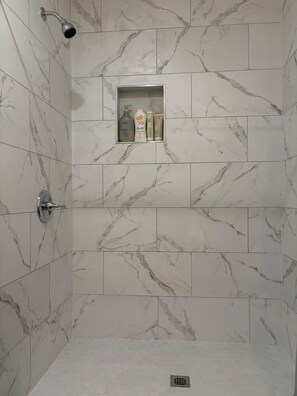 Bathroom - Cozy ADU in beautiful Pasadena with AC (Pasadena)