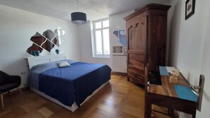 Bügeleisen/Bügelbrett, kostenloses WLAN