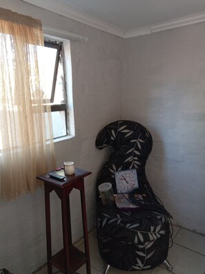 Living room - Cozy Self Catering Unit (Ladysmith)