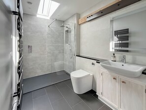 Towels - All on the Ground Floor: 
Open plan living space. (Yarcombe)