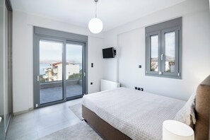 3 bedrooms, iron/ironing board, WiFi, bed sheets - MarYsol Luxury Maison with swimming pool and sea view (Eantio)