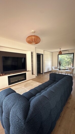 TV - Villa Celeste pool and sea view, beach nearby (Pietrosella)