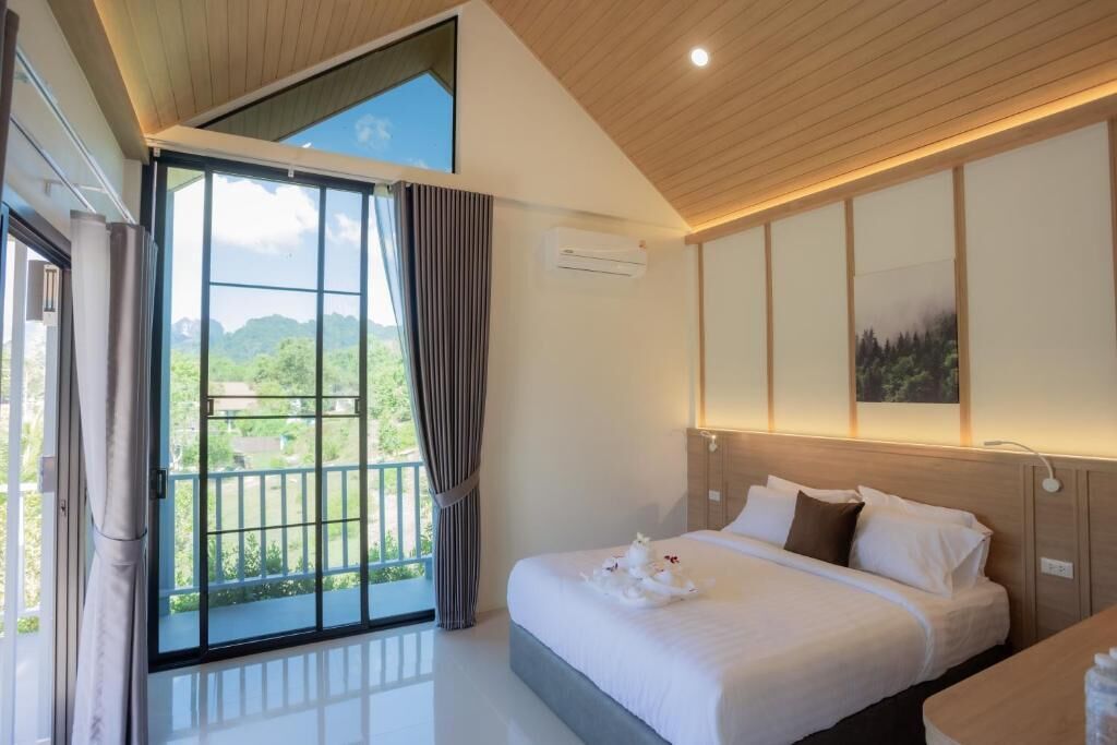 Double Room, 1 Queen Bed, Balcony, Mountain View | Desk, laptop workspace, blackout curtains, free WiFi