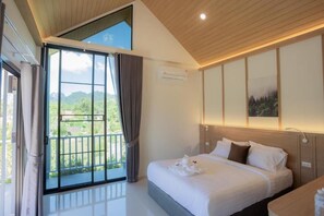ห้องดับเบิล, เตียงควีนไซส์ 1 เตียง, ระเบียง, วิวภูเขา | โต๊ะทำงาน, พื้นที่ทำงานแบบใช้แล็ปท็อป, ผ้าม่านกันแสง, Wi-Fi ฟรี