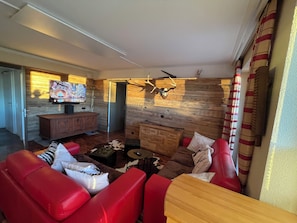Living area - AlpenLoft Gerlitzen: From the Mountain to the Lake, including a free KärntenCard (Kanzelhöhe)
