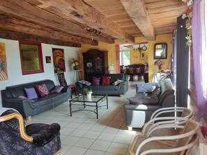 Living area - Large Vacation Rental at the Domaine de la Forêt (Beaubery)
